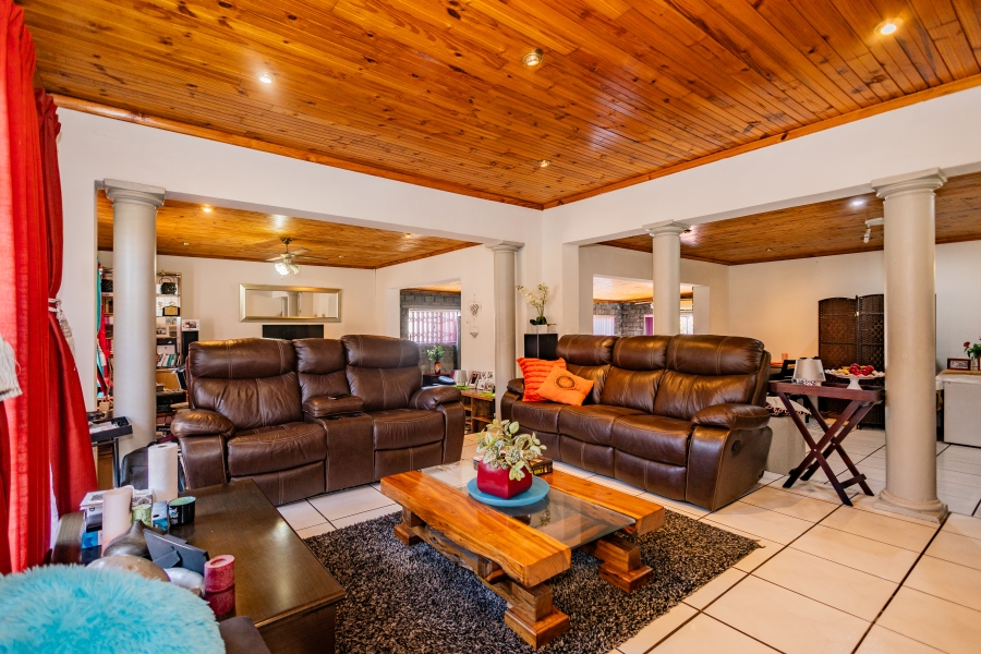 4 Bedroom Property for Sale in Blommendal Western Cape